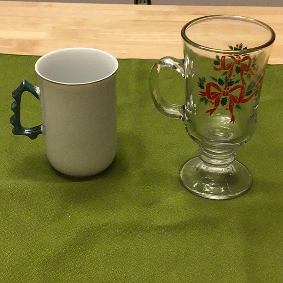 COPY - Mugs glass and porcelain, holiday set, very nice, etc - Picture 6 of 8
